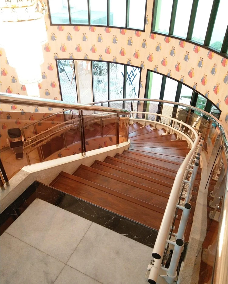 Arc-staircase-Curved-black-1Fto2F (4)